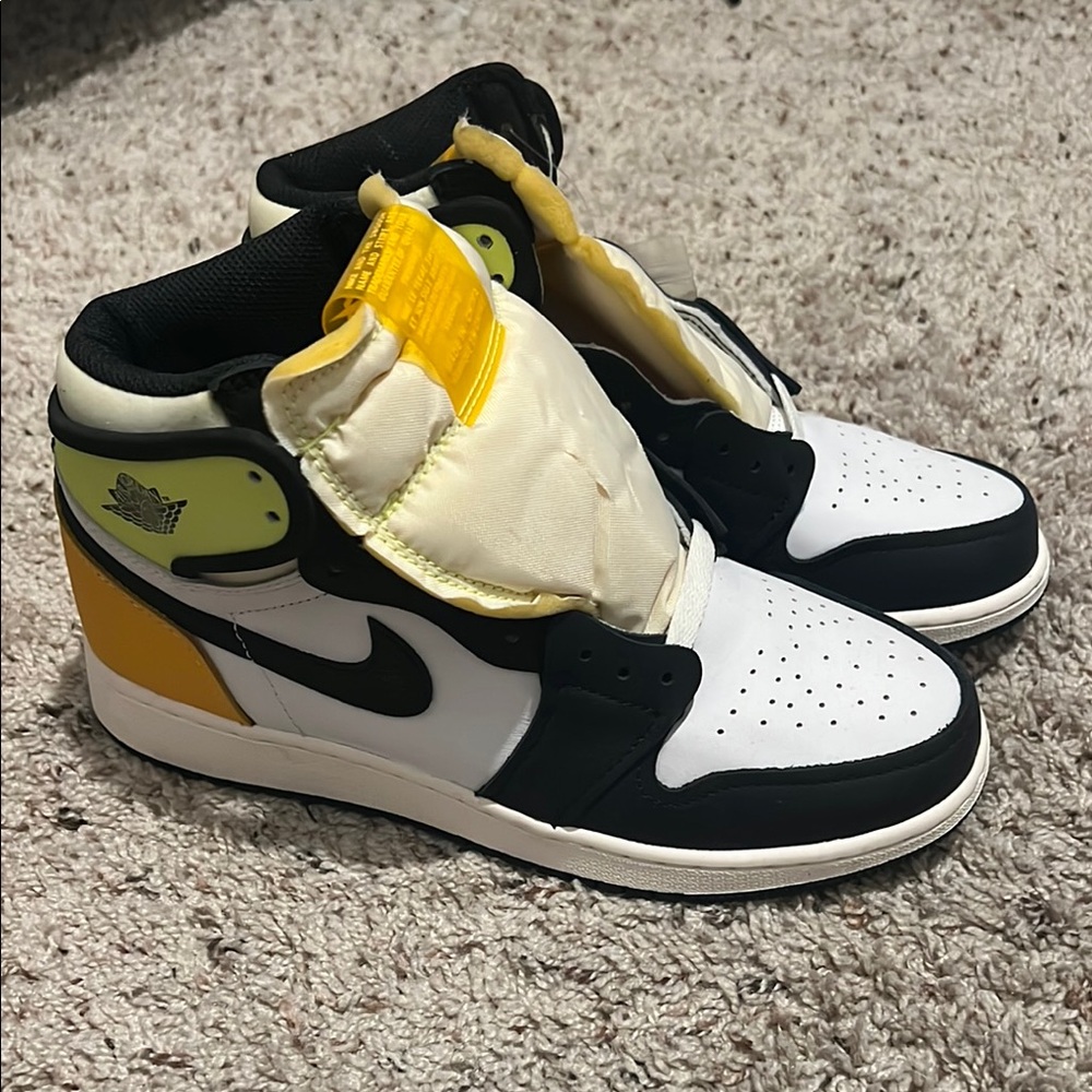 Nike High-Top Sneakers in Black, White, and Yellow